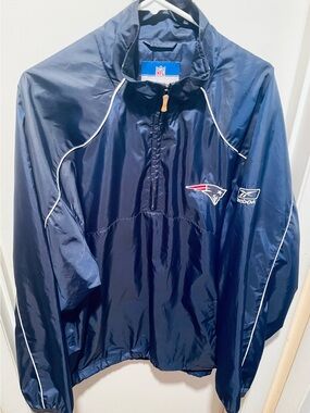 Reebok Official NFL New England Patriots Windbreaker, Size L